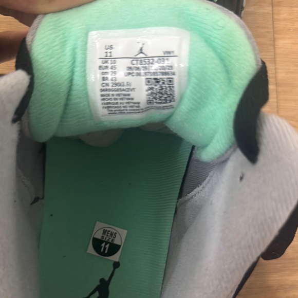 Black and Gray Patterned Sneakers with Green Accents - Picture 9 of 10